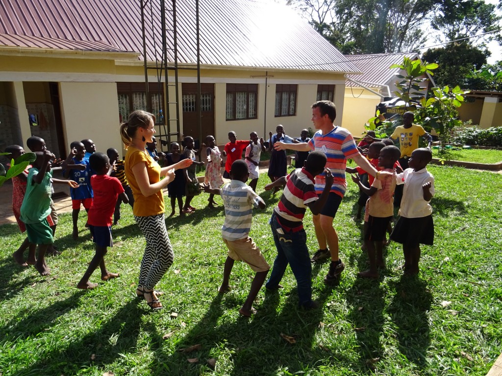 eRko tance s deťmi na tábore, Buikwe 2017